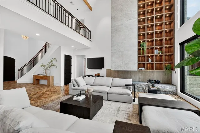 $8,950,000 | 300 Ridgecrest Drive, Chestnutridge, MO 65630