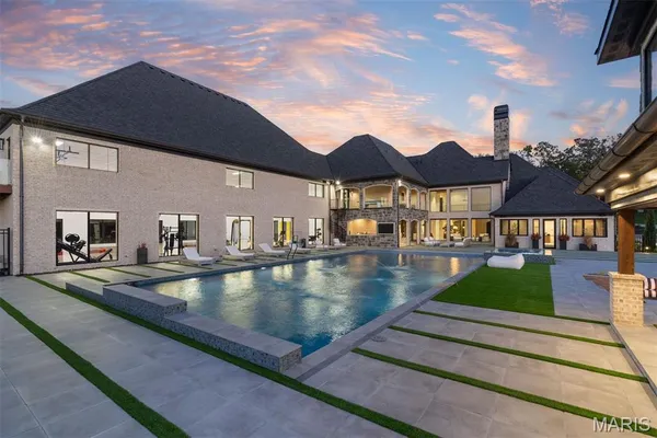 $8,950,000 | 300 Ridgecrest Drive, Chestnutridge, MO 65630