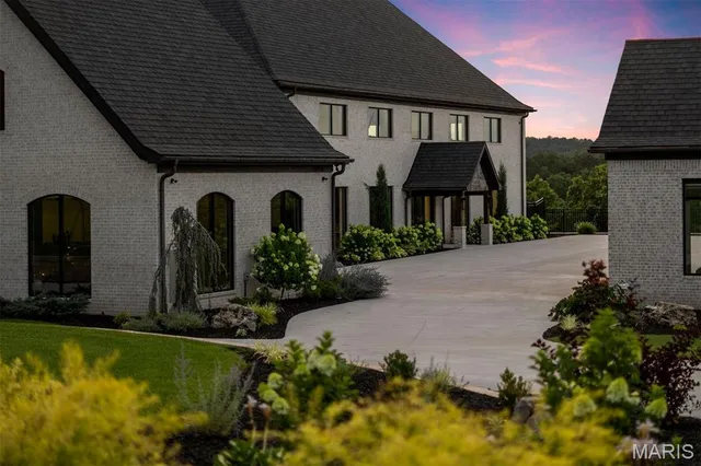 $8,950,000 | 300 Ridgecrest Drive, Chestnutridge, MO 65630