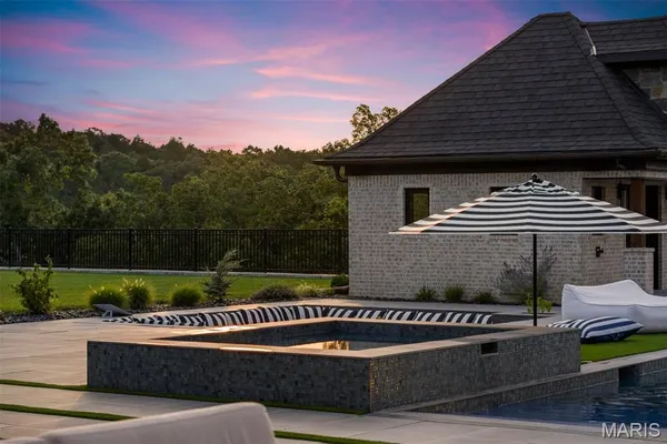 $8,950,000 | 300 Ridgecrest Drive, Chestnutridge, MO 65630