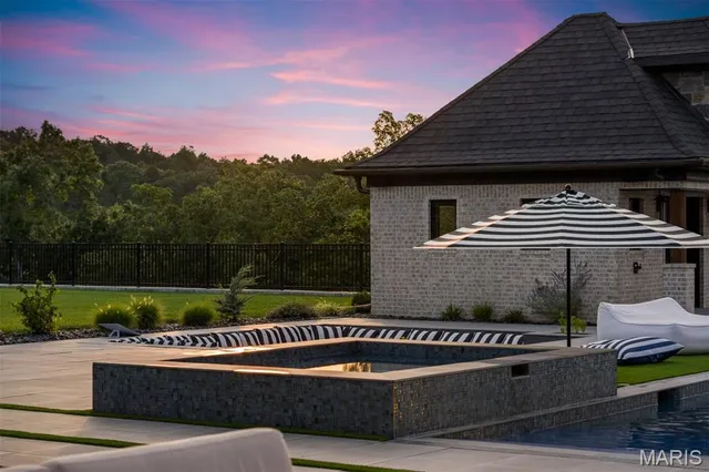 $8,950,000 | 300 Ridgecrest Drive, Chestnutridge, MO 65630