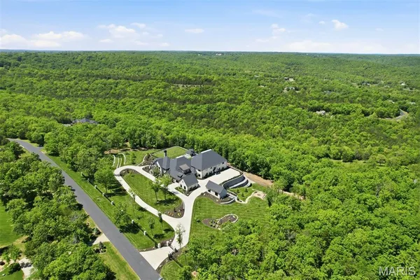 $8,950,000 | 300 Ridgecrest Drive, Chestnutridge, MO 65630