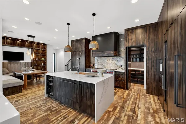 $8,950,000 | 300 Ridgecrest Drive, Chestnutridge, MO 65630