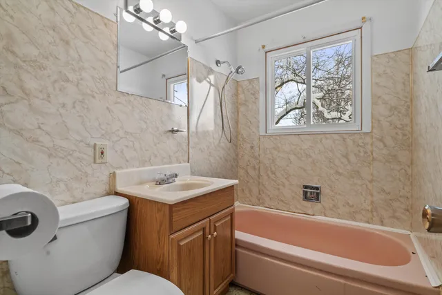 $250,000 | 1730 New Street, Union Grove, WI 53182