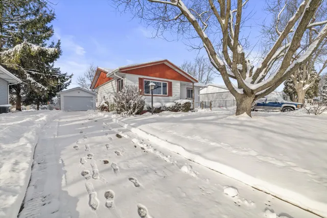 $250,000 | 1730 New Street, Union Grove, WI 53182