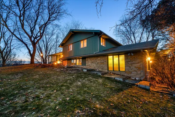 $495,000 | W260-n5139 Autumn Trail, Pewaukee, WI 53072