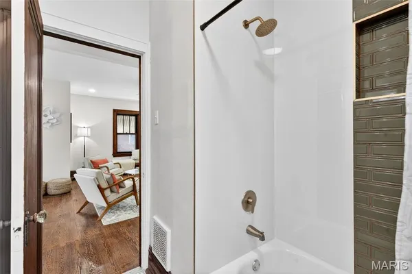 $289,900 | 4252 Gertrude Avenue, St. Louis, MO 63116