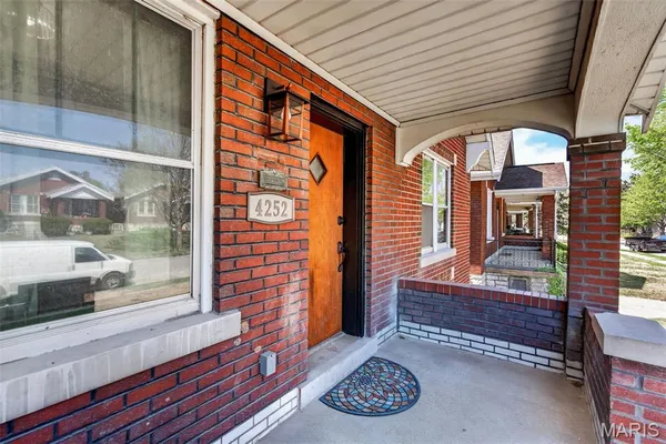 $289,900 | 4252 Gertrude Avenue, St. Louis, MO 63116