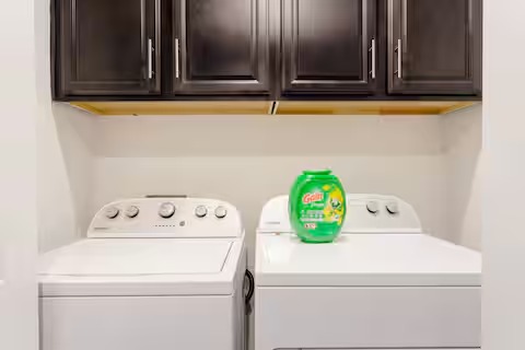 807 East 16th Street, Unit A Austin, TX 78702 - Photo 27 of 29 a utility room with dryer and washer
