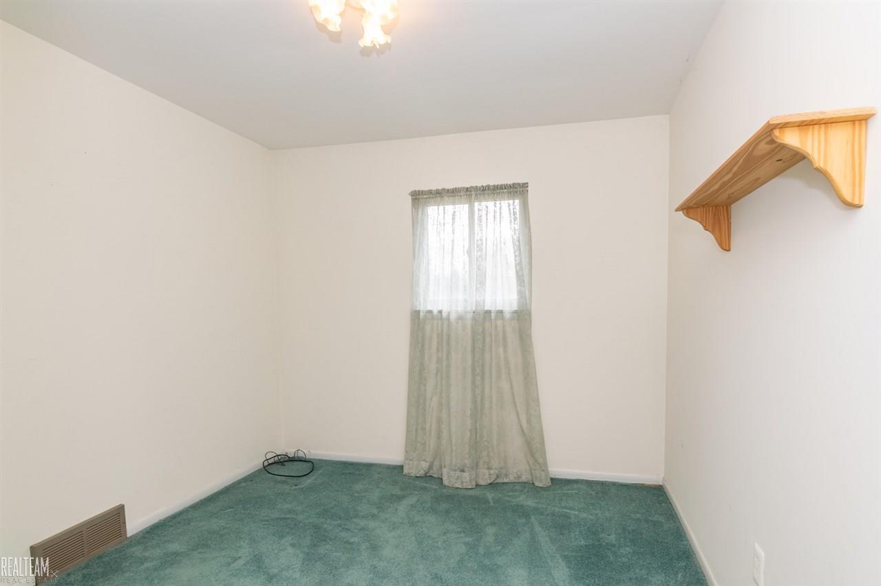 38661 Radde Street Clinton Township, MI 48036 - Photo 16 of 28 50008355-15.JPG