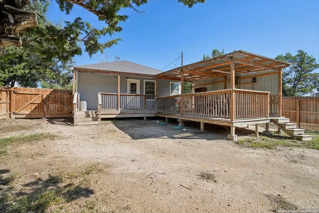 $285,000 | 636 Skyline Drive, Bandera, TX 78003