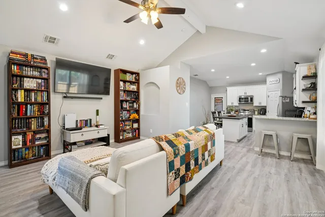 $285,000 | 636 Skyline Drive, Bandera, TX 78003