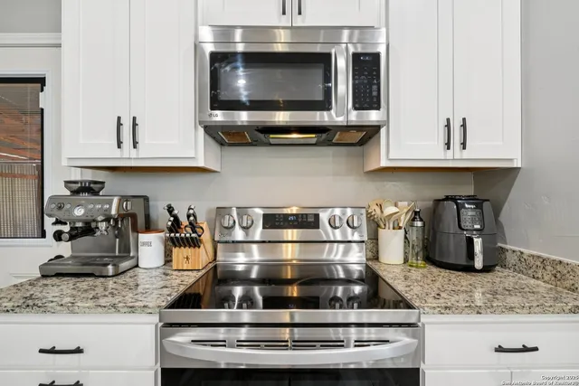 $285,000 | 636 Skyline Drive, Bandera, TX 78003