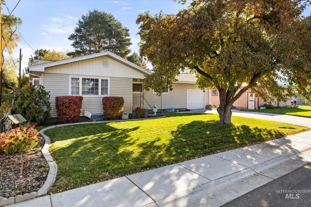 $399,900 | 980 North 6th E Street, Mountain Home, ID 83647