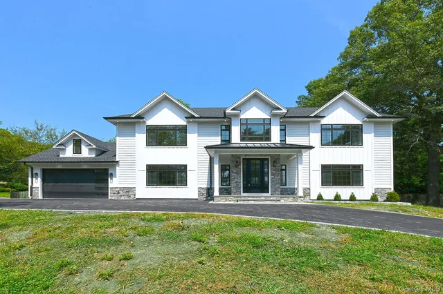 $1,585,000 | 11 Edcris Lane, Huntington, NY 11743