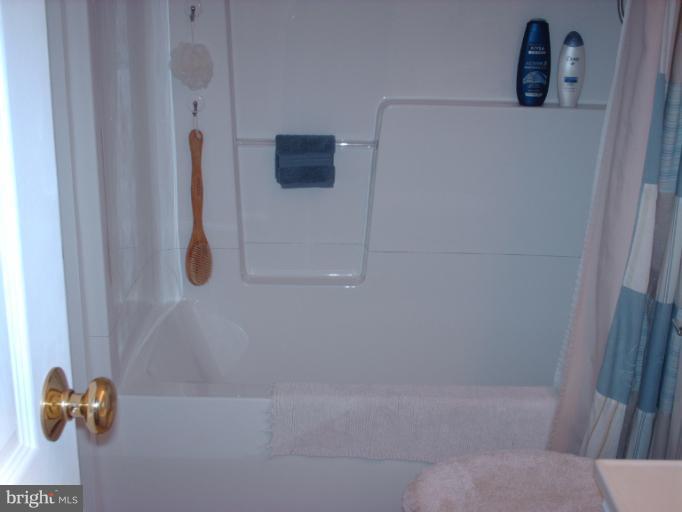 12505 Cross Ridge Way Germantown, MD 20874 - Photo 3 of 15 Interior (General)