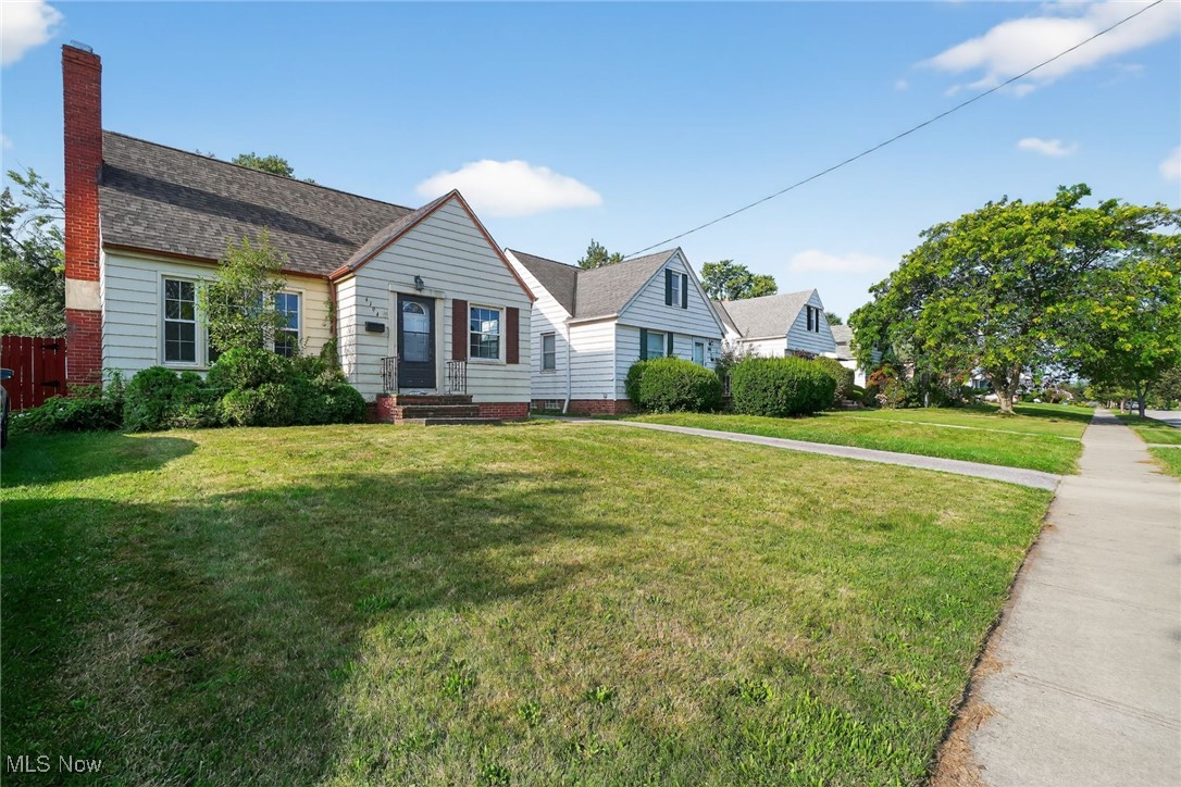 4194 Stilmore Road Cleveland, OH 44121 - Photo 5 of 34