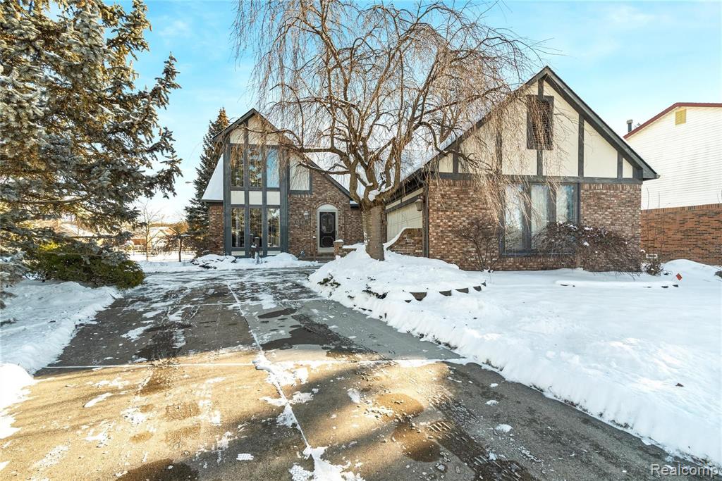 21565 Hall Road Woodhaven, MI 48183 - Photo 1 of 42
