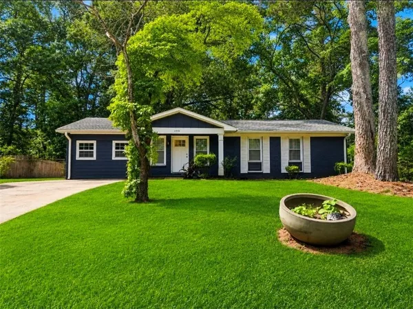 $2,300 | 1551 Pine Glen Circle, Decatur, GA 30035