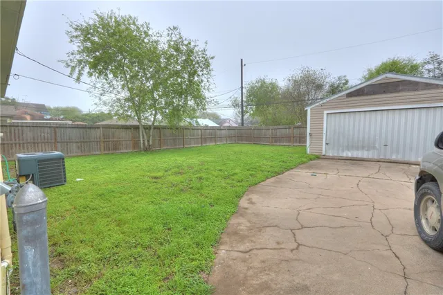 $1,500 | 3538 Austin Street, Corpus Christi, TX 78411