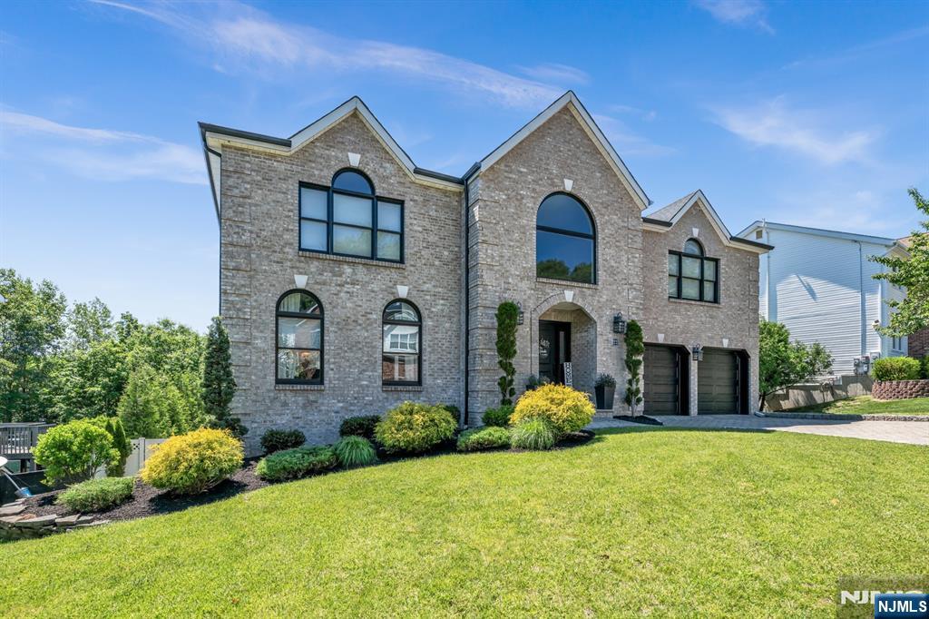 22 Fox Boro Road Wayne, NJ 07470 - Photo 2 of 50