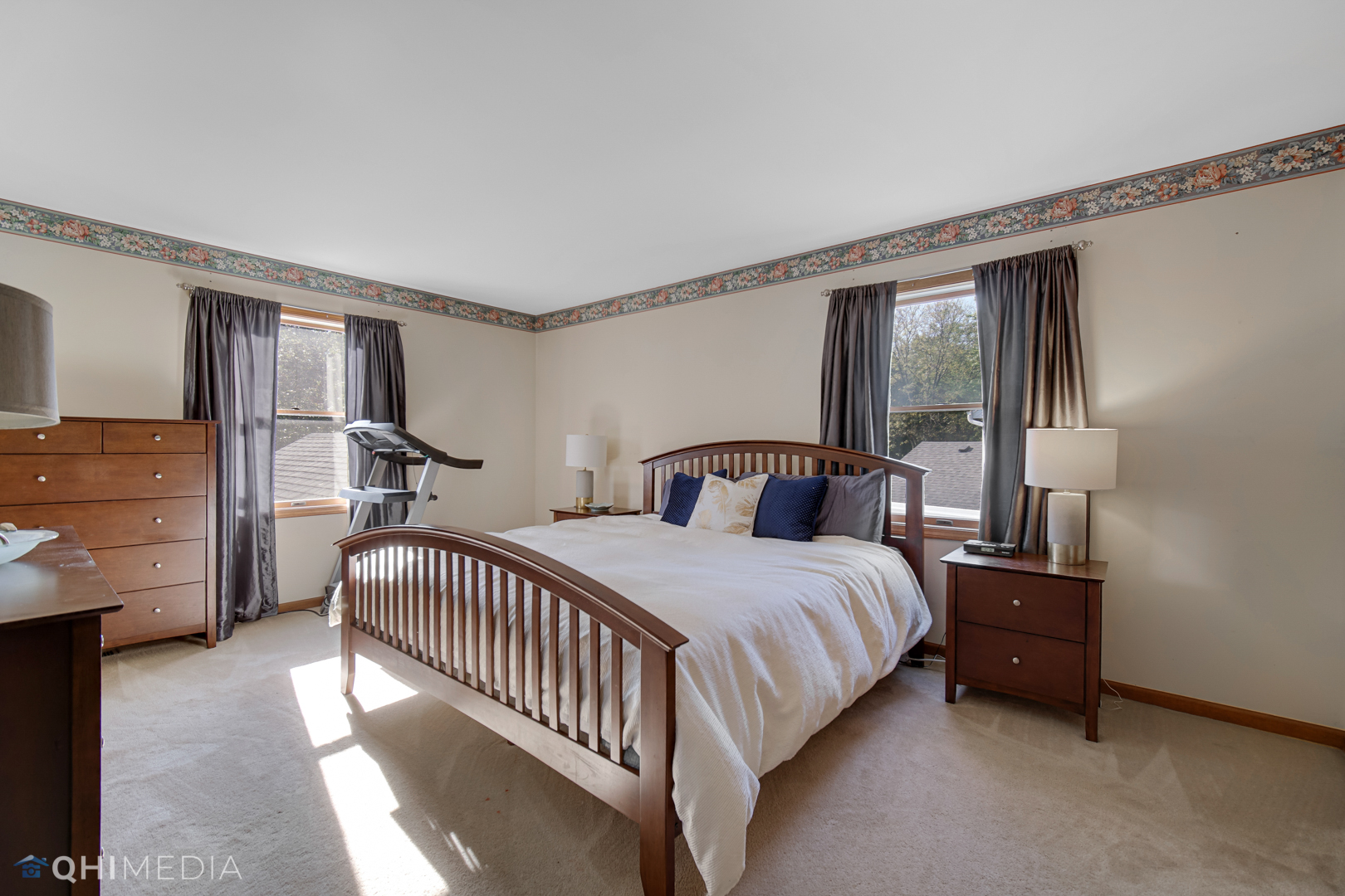 2125 Forest Ridge Road St. Charles, IL 60174 - Photo 16 of 28 a bedroom with a bed and a window