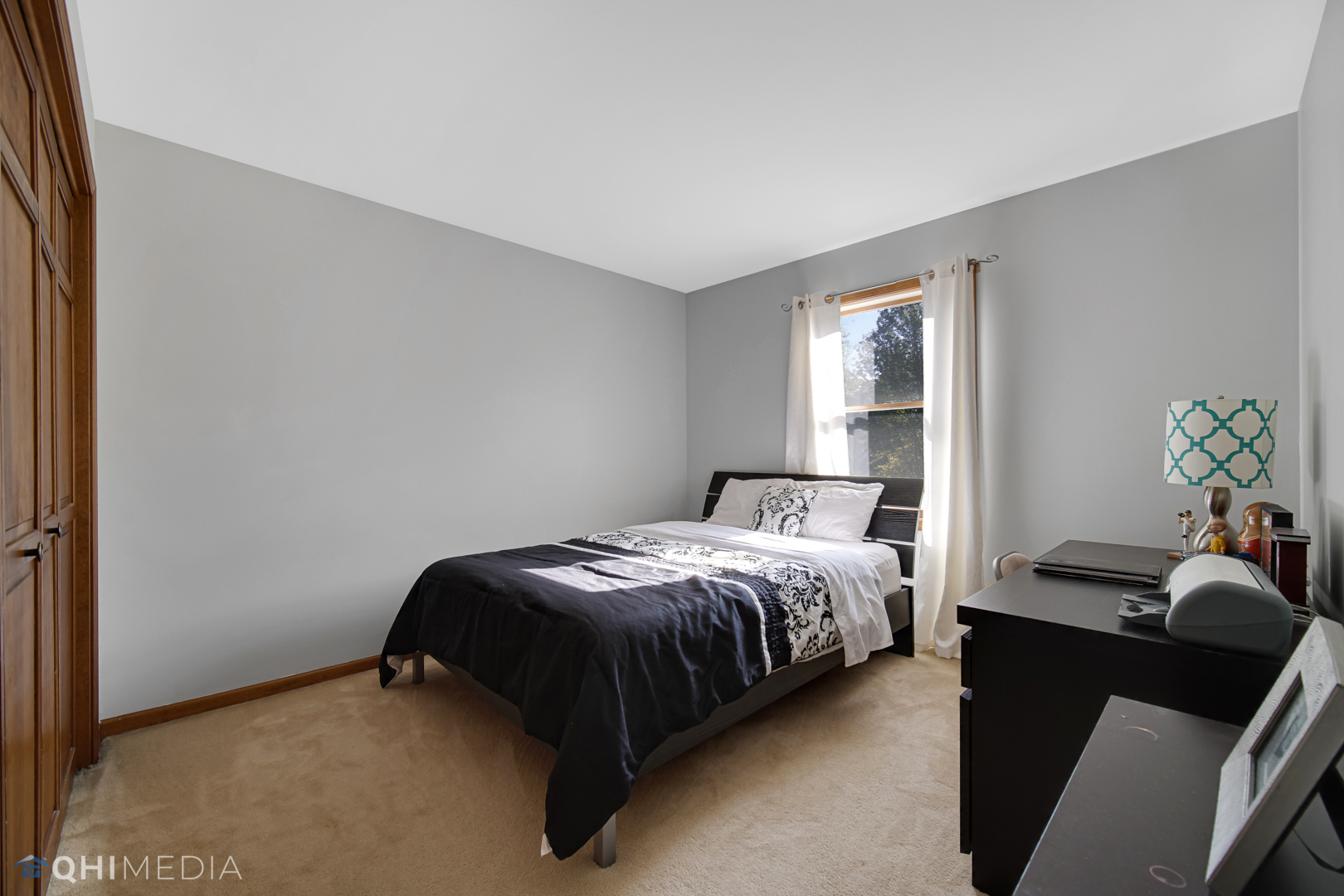 2125 Forest Ridge Road St. Charles, IL 60174 - Photo 20 of 28 a bedroom with a bed and a window