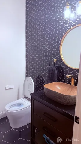 $1,500,000 | 40 North Hill Road, Colonia, NJ 07067