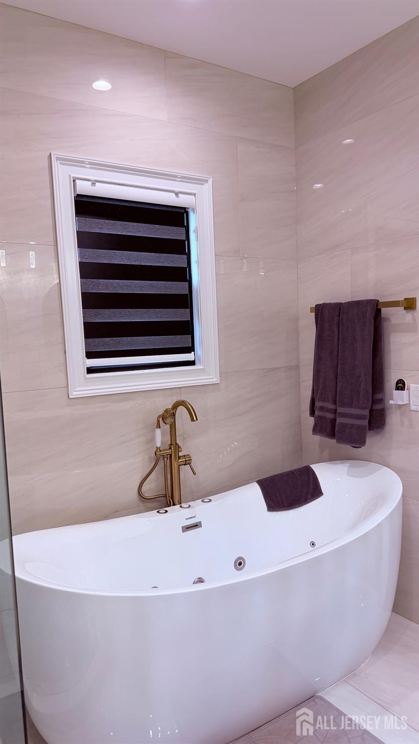 40 North Hill Road Colonia, NJ 07067 - Photo 7 of 45