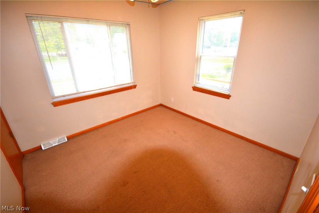 347 Gulf Road Elyria, OH 44035 - Photo 13 of 23
