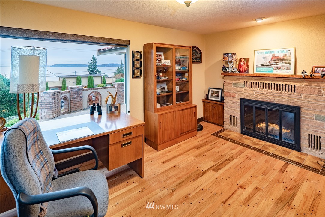 17107 Talbot Road Edmonds, WA 98026 - Photo 11 of 23 Gallery Image 11