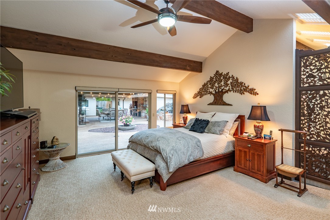 17107 Talbot Road Edmonds, WA 98026 - Photo 12 of 23 Gallery Image 12