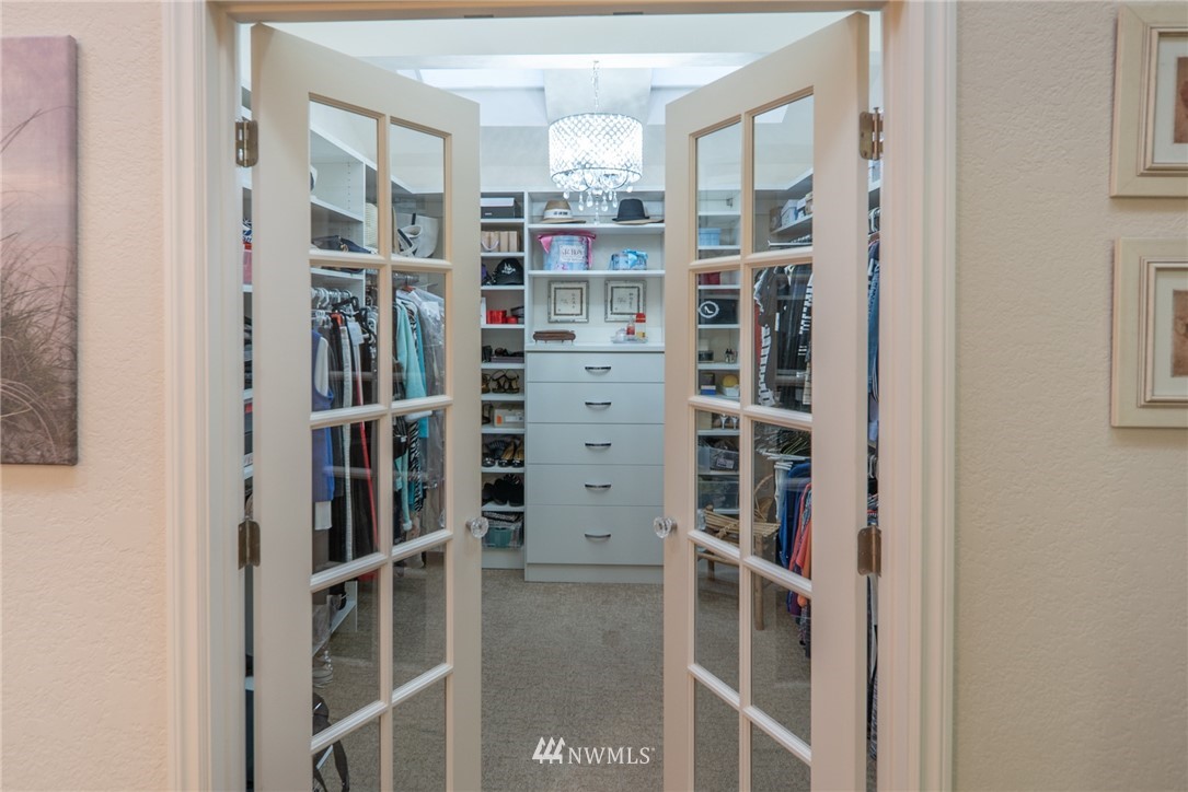 17107 Talbot Road Edmonds, WA 98026 - Photo 14 of 23 Gallery Image 14