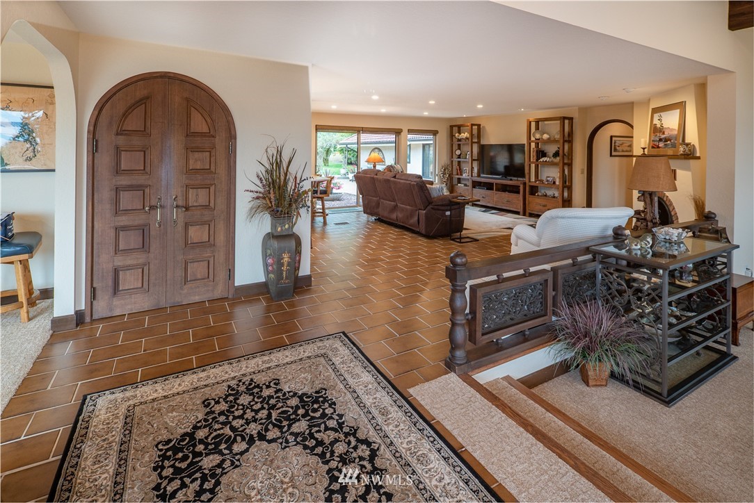 17107 Talbot Road Edmonds, WA 98026 - Photo 15 of 23 Gallery Image 15