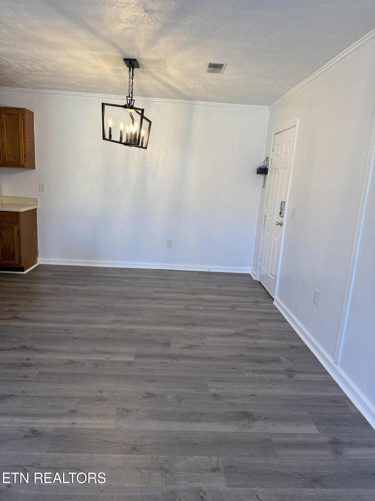 712 Woodcliff Road Monterey, TN 38574 - Photo 3 of 8 IMG_8573