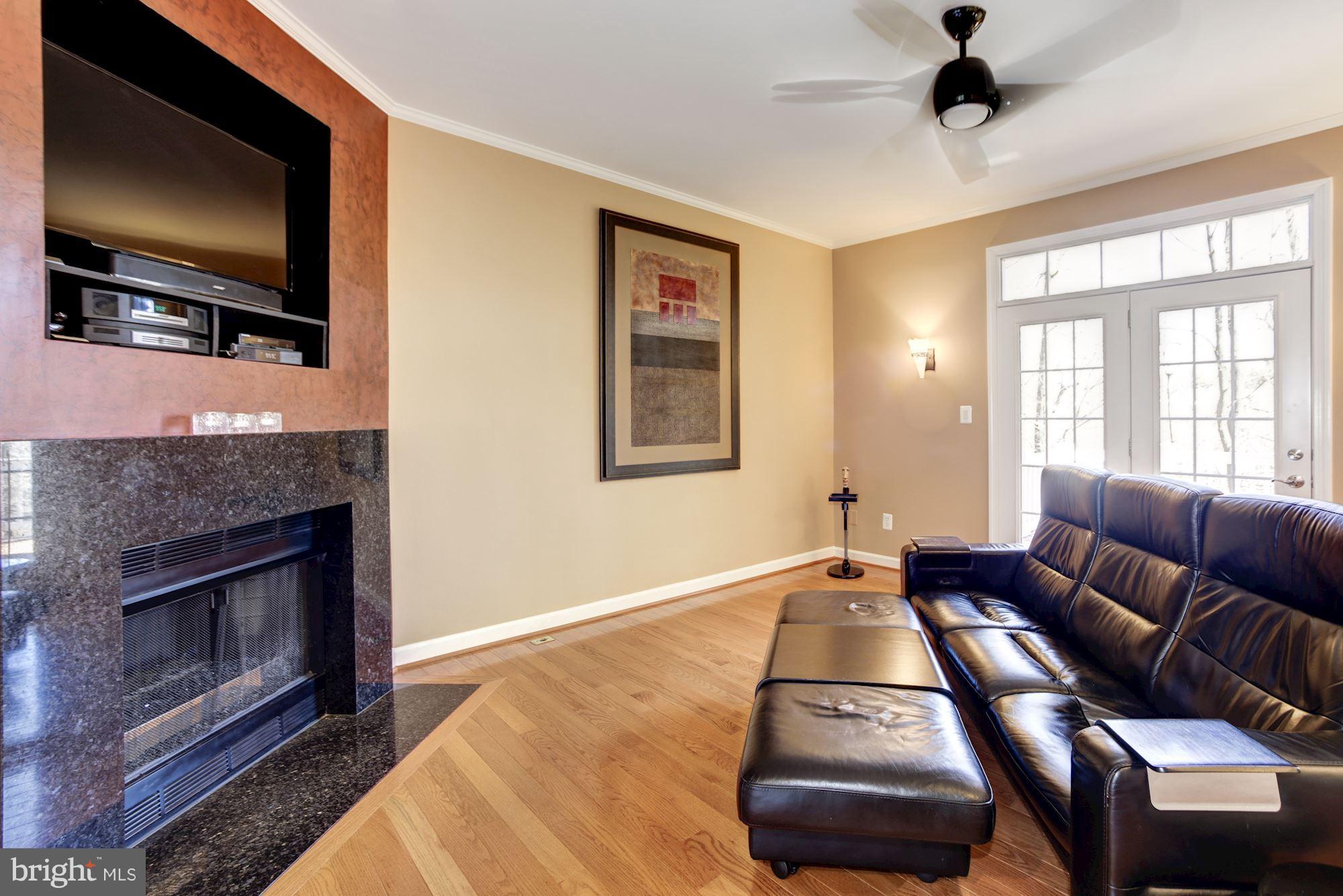 2516 Brenton Point Drive Reston, VA 20191 - Photo 6 of 30 Living Room