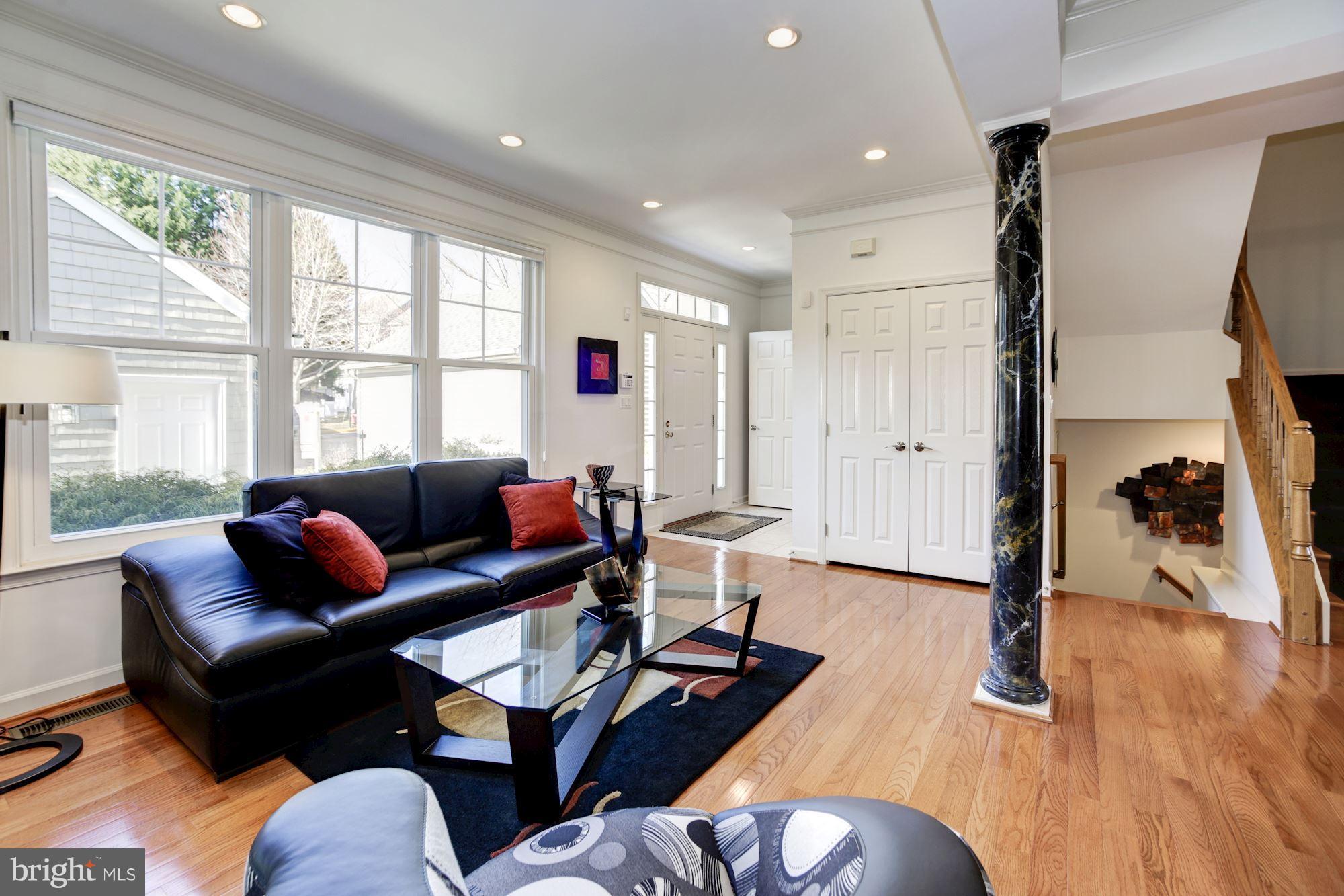 2516 Brenton Point Drive Reston, VA 20191 - Photo 7 of 30 Living Room