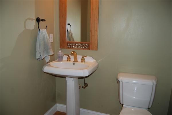 2 Glen Road Hopkinton, MA 01748 - Photo 8 of 30 Gallery Image 8