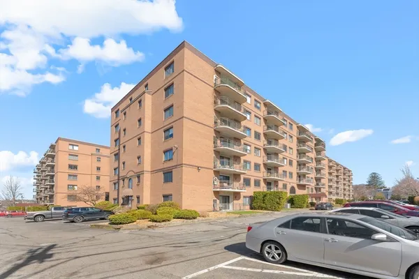 $419,900 | 198 Locust Street, Unit 105, Lynn, MA 01904