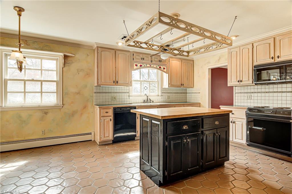 401 Friar Tuck Road Winston-Salem, NC 27104 - Photo 11 of 29 Gallery Image 11