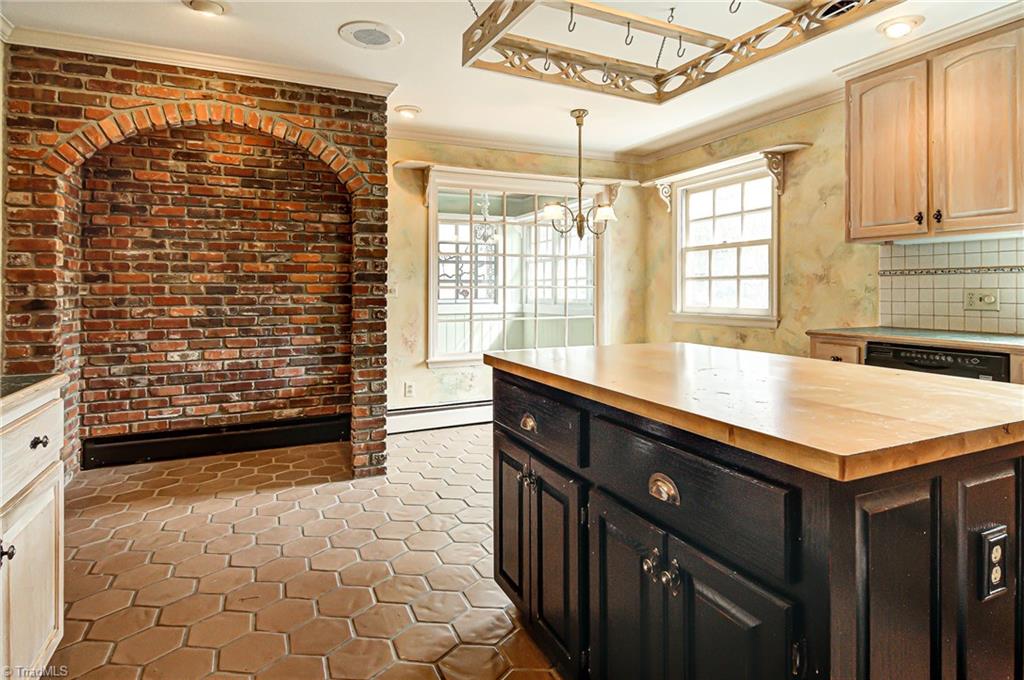 401 Friar Tuck Road Winston-Salem, NC 27104 - Photo 16 of 29 Gallery Image 16
