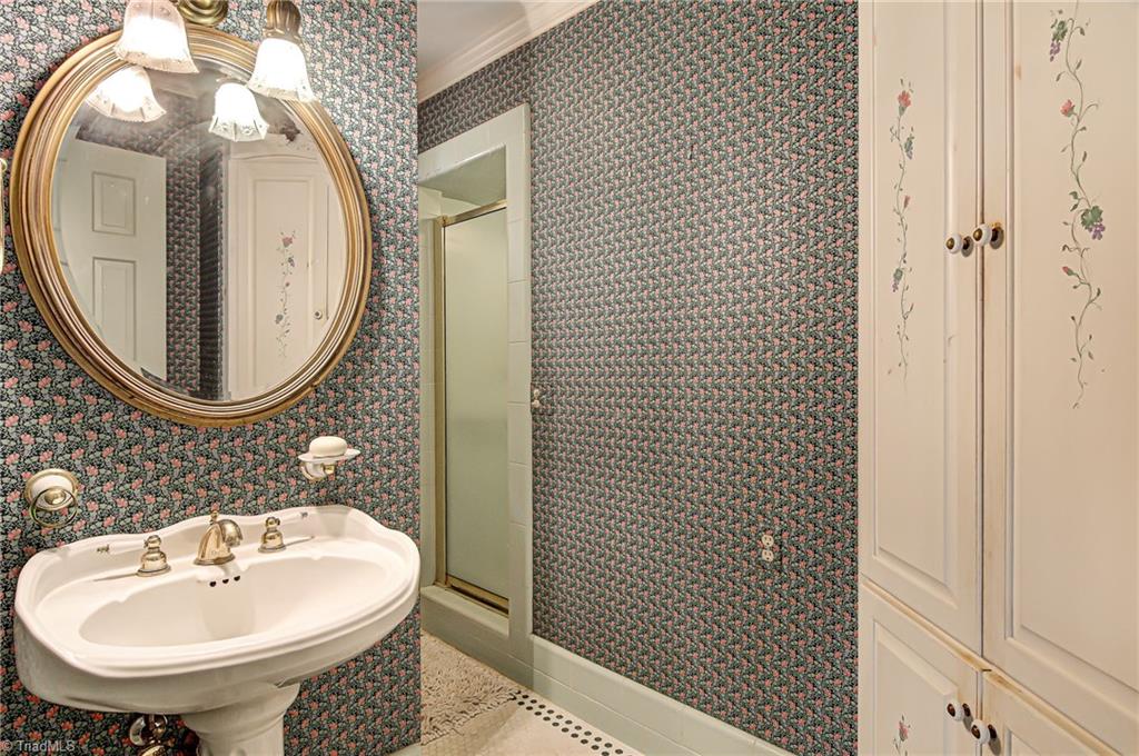 401 Friar Tuck Road Winston-Salem, NC 27104 - Photo 25 of 29 Gallery Image 25