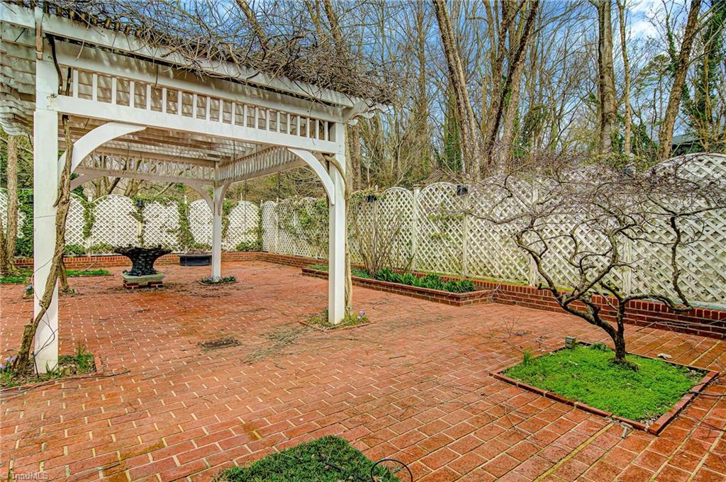 401 Friar Tuck Road Winston-Salem, NC 27104 - Photo 28 of 29 Gallery Image 28