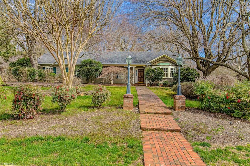 401 Friar Tuck Road Winston-Salem, NC 27104 - Photo 4 of 29 Gallery Image 4
