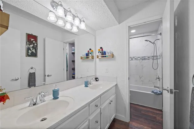 $282,400 | 4513 Northwest Wallingford Drive, Blue Springs, MO 64015