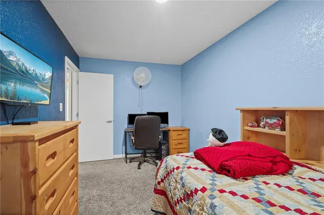 $282,400 | 4513 Northwest Wallingford Drive, Blue Springs, MO 64015