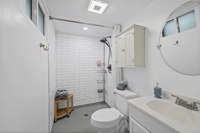 $282,400 | 4513 Northwest Wallingford Drive, Blue Springs, MO 64015