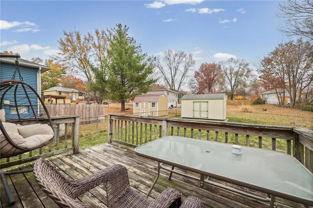 $282,400 | 4513 Northwest Wallingford Drive, Blue Springs, MO 64015