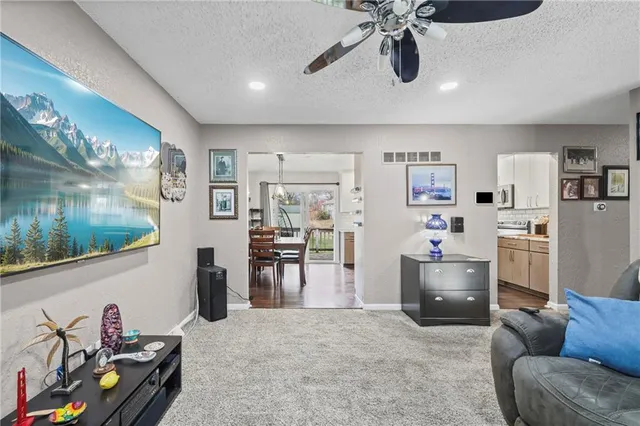 $282,400 | 4513 Northwest Wallingford Drive, Blue Springs, MO 64015