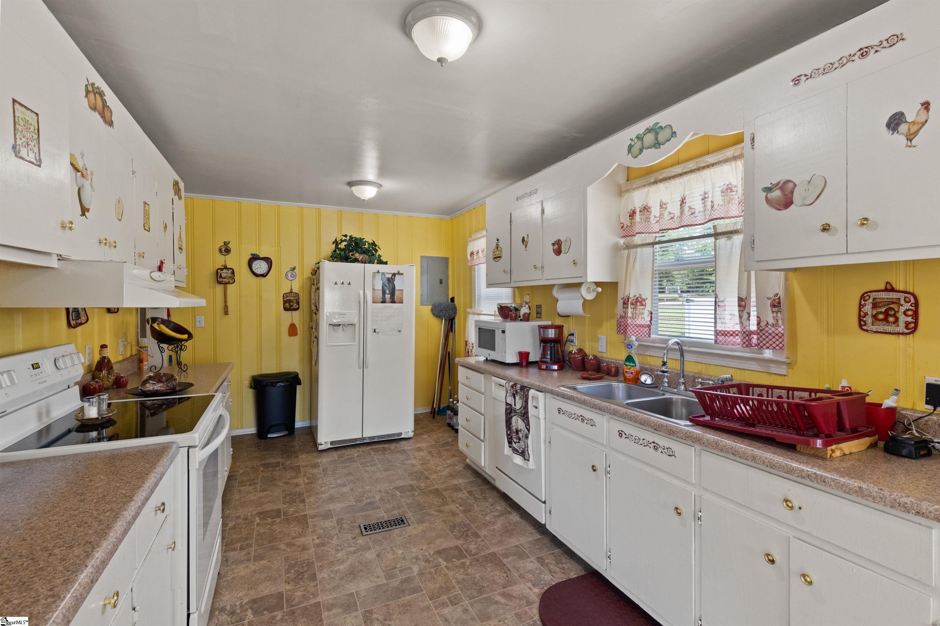 102 Cole Road Greenville, SC 29611 - Photo 9 of 25